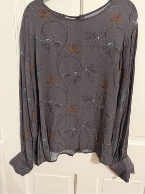 APNY XXL Gray Floral Blouse with Blue & Gold Accents